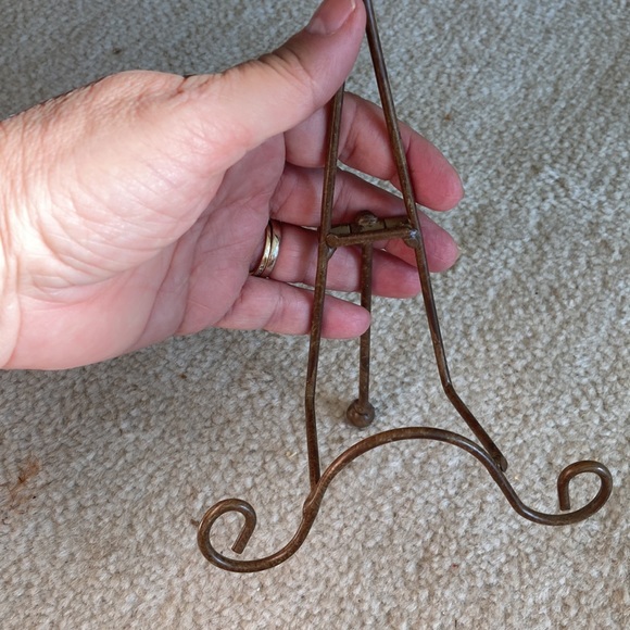 Bronze brown metal easel for plate or picture frame. - Picture 4 of 5